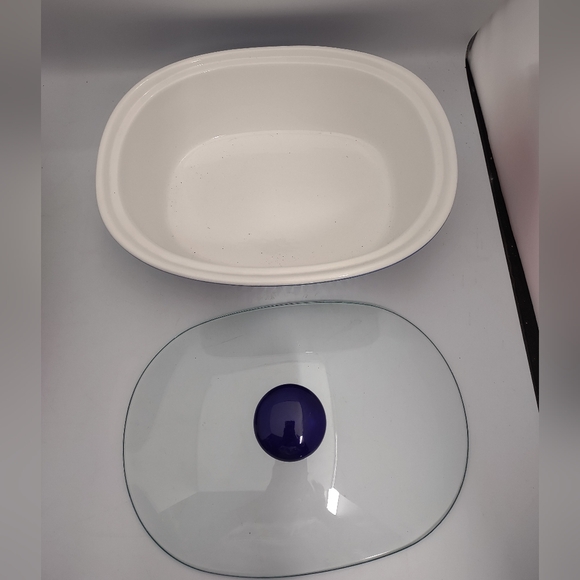 ROSHCO Cobalt Blue 9 1/2"w x 3"h Casserole Baking Dish With Knob Lid 1.5 qt. - Picture 4 of 5